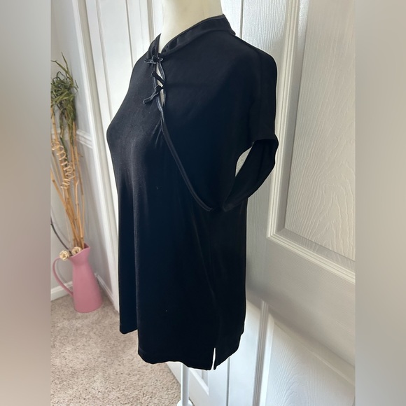 chicos travelers woman size 2 top shirt black - Picture 2 of 4